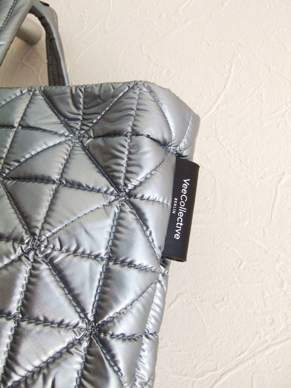 VEE TOTE 2WAY スモール トートバッグ  (プラチナメタリック)
