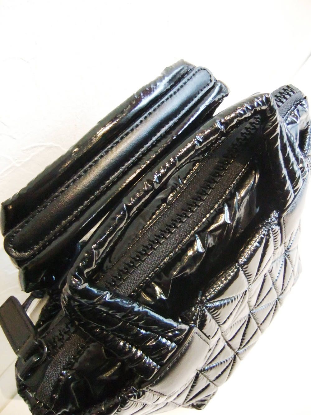 VEE TOTE 2WAY ミニ トートバッグ  (ブラック ビニール)