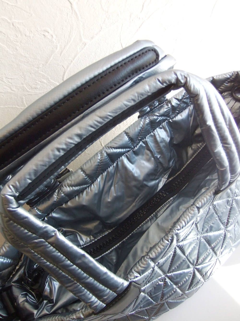 VEE TOTE 2WAY スモール トートバッグ  (プラチナメタリック)