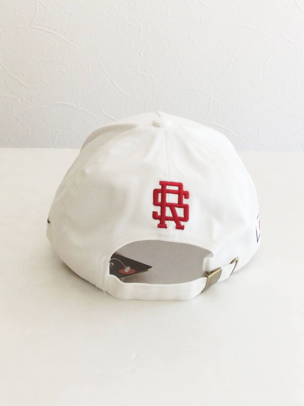 WORLD TOUR CAP  ( WHITE )  ロゴ入りキャップ