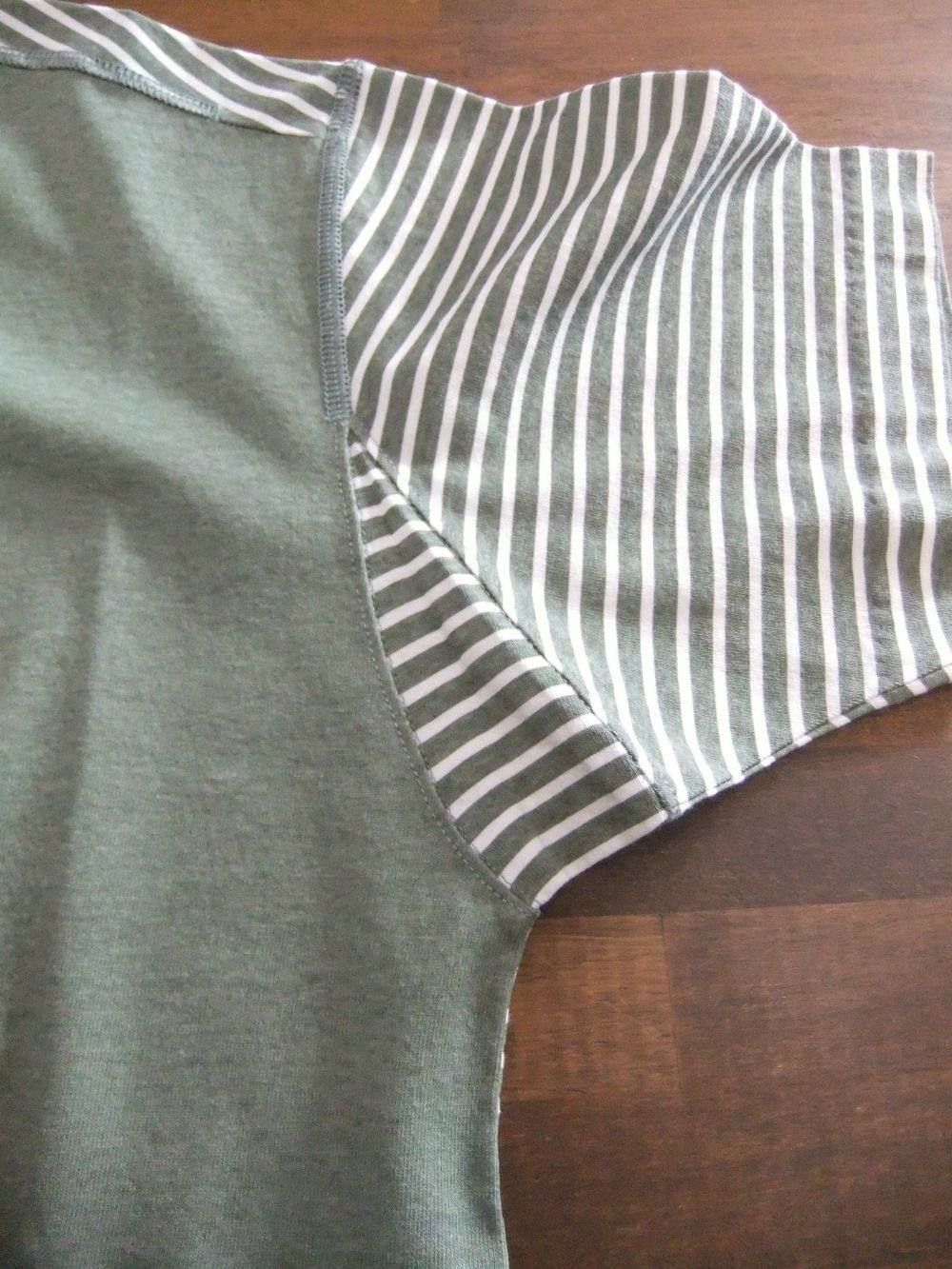 STRIPED  プリント切替 クルーネック Tシャツ  7015233X3