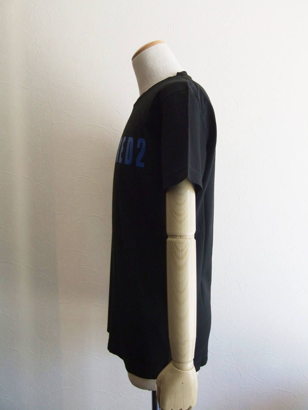 D2 ロゴプリント T-SHIRT (BLUE) Black Pressato Cool Fit   S74GD0484