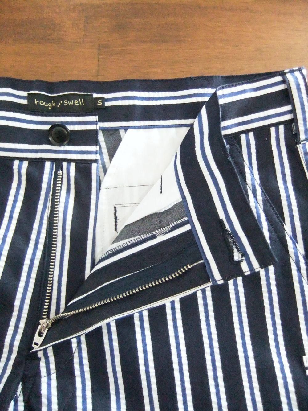 DIXIE SHORTS  ストレッチ ストライプ柄ハーフパンツ