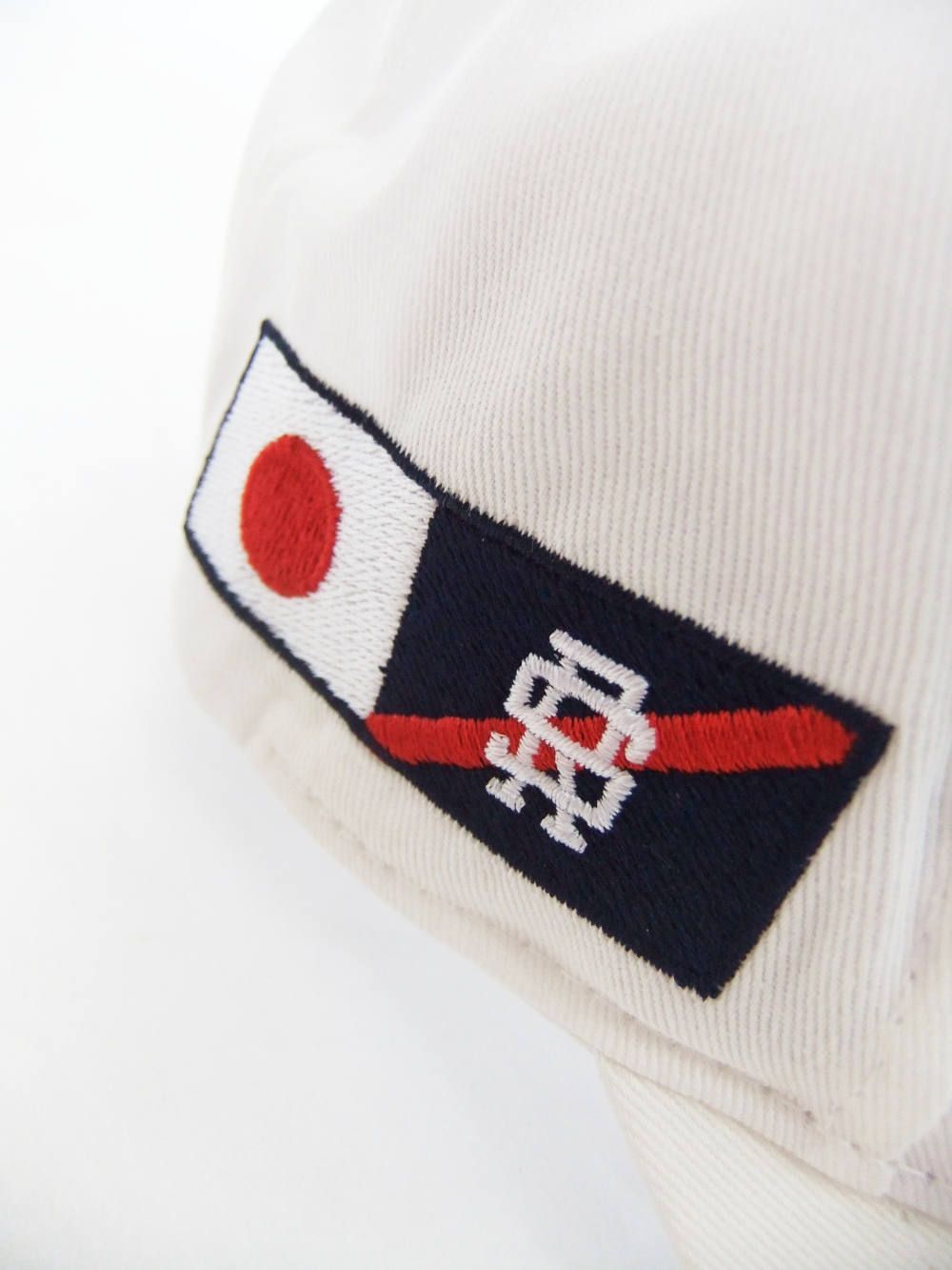 WORLD TOUR CAP  ( WHITE )  ロゴ入りキャップ