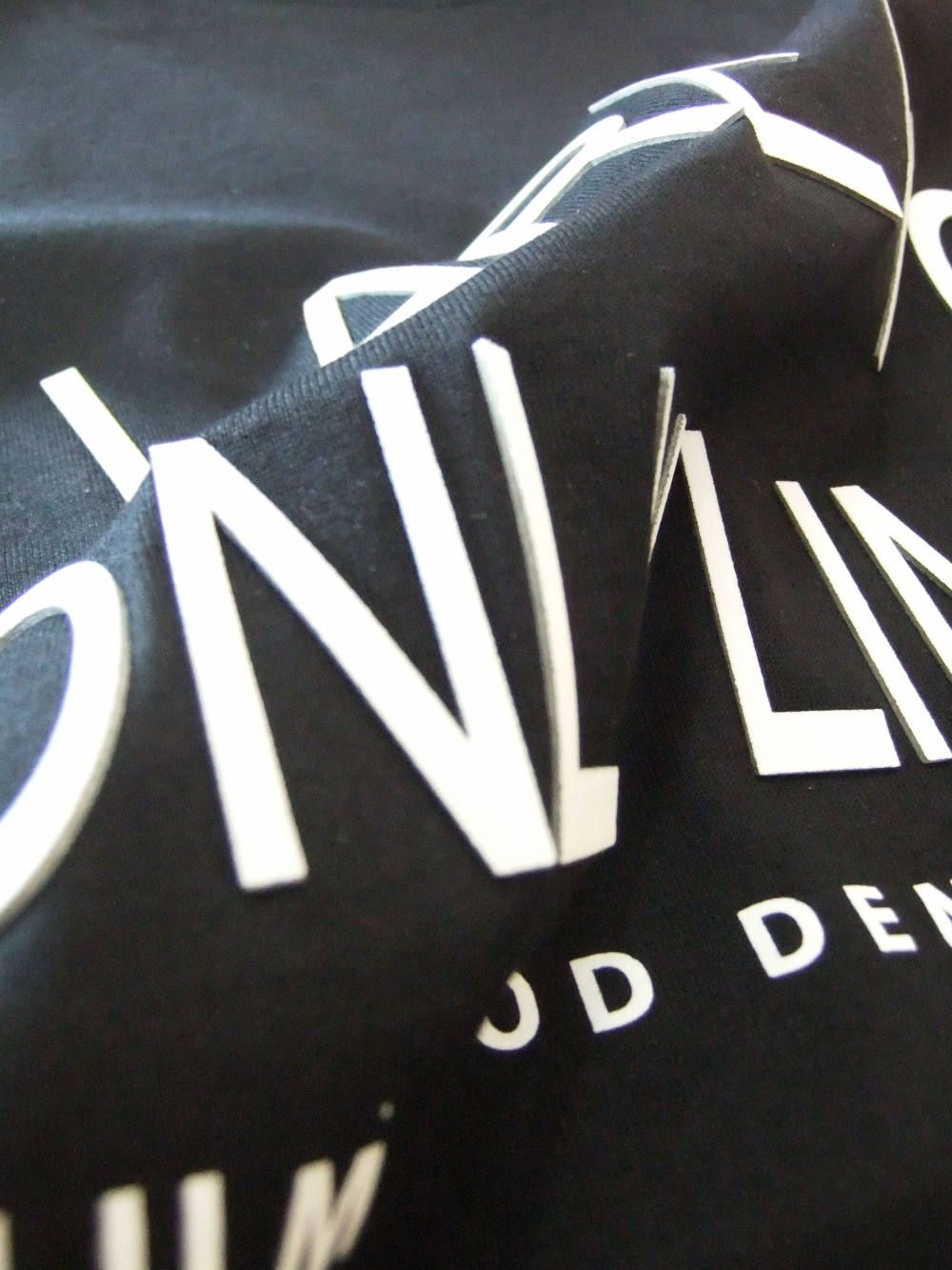 ONLY LIMIT ロゴ プリント Tシャツ (BLACK)