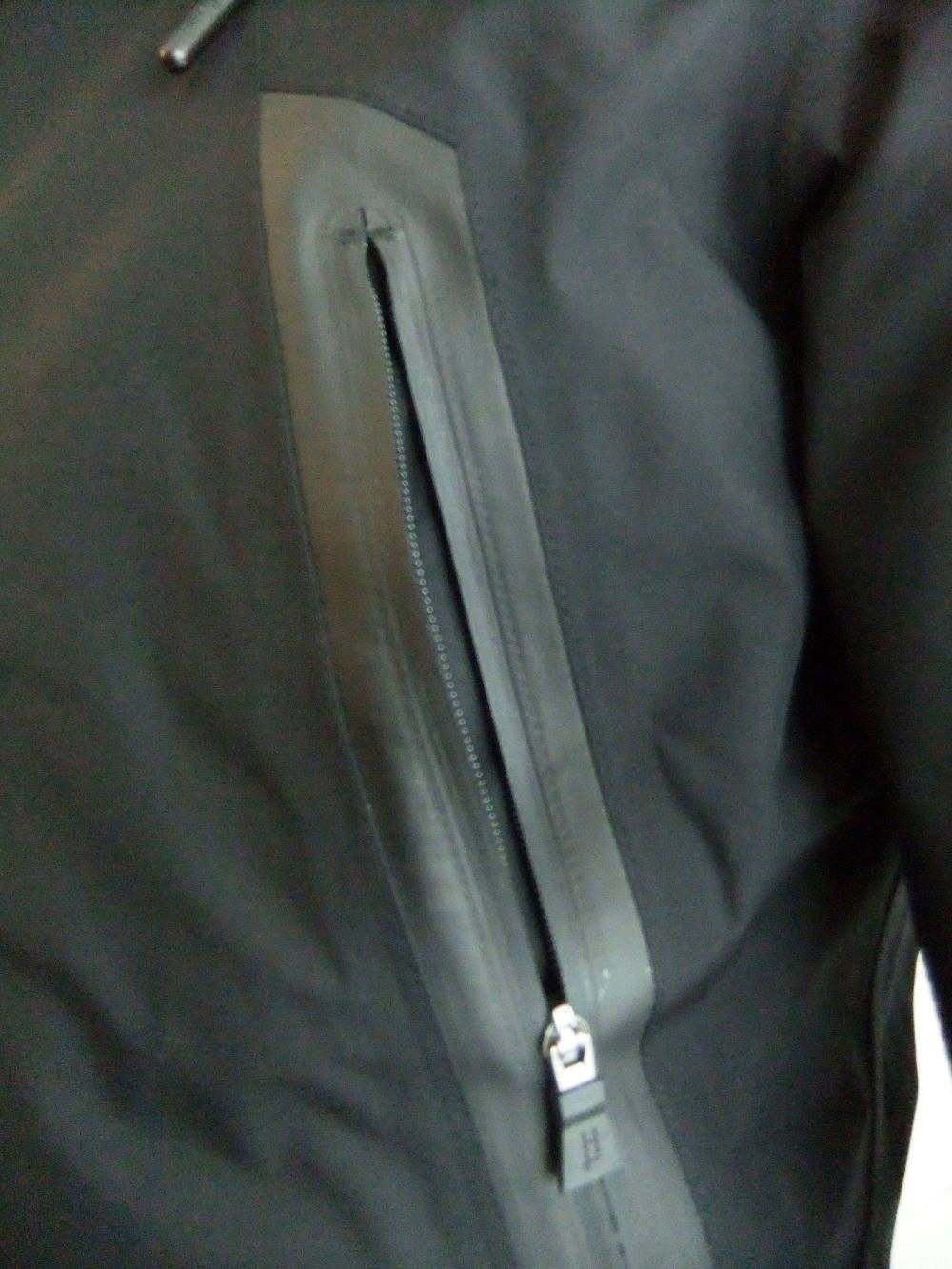 LAMINAR  GORE-TEX フーデッドダウンジャケット  PI115UL