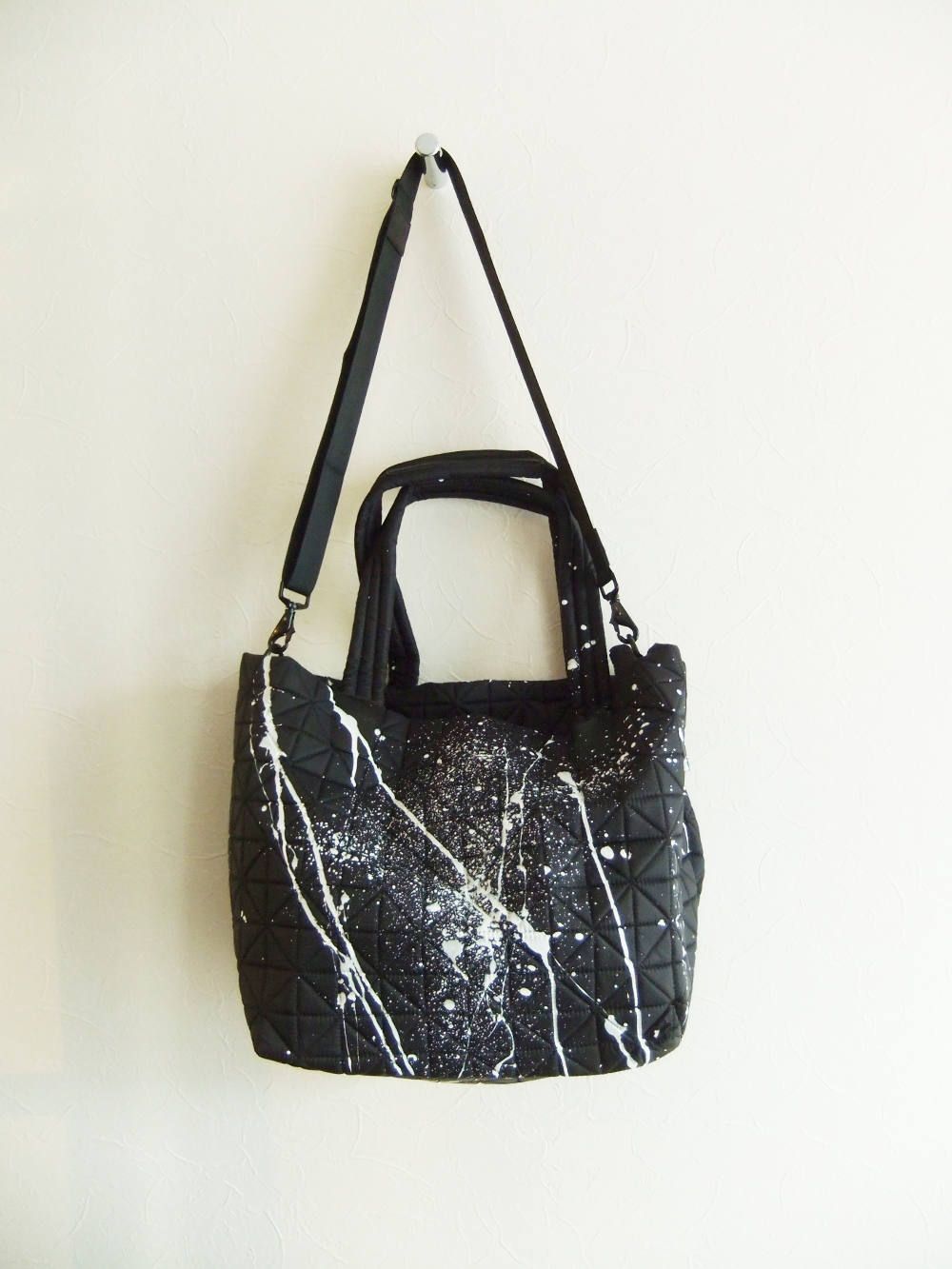VEE TOTE 2WAY ミディアム トートバッグ  (ブラック ペイント)