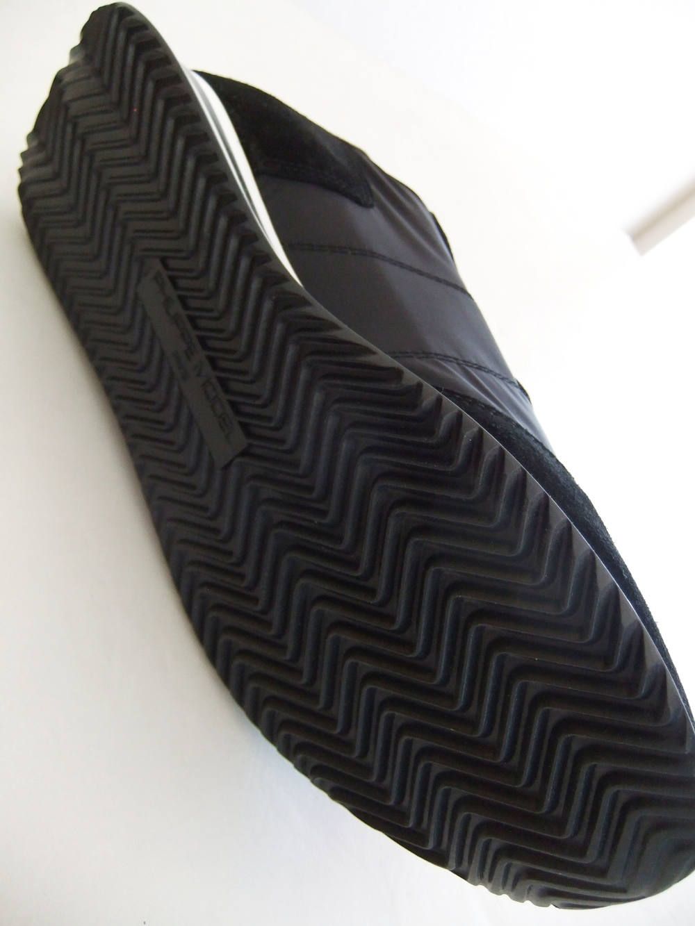 TRPX MONDIAL PEINT  LOW-CUT TZLU WF07 ローカットスニーカー (ブラック×シルバーメタリック)