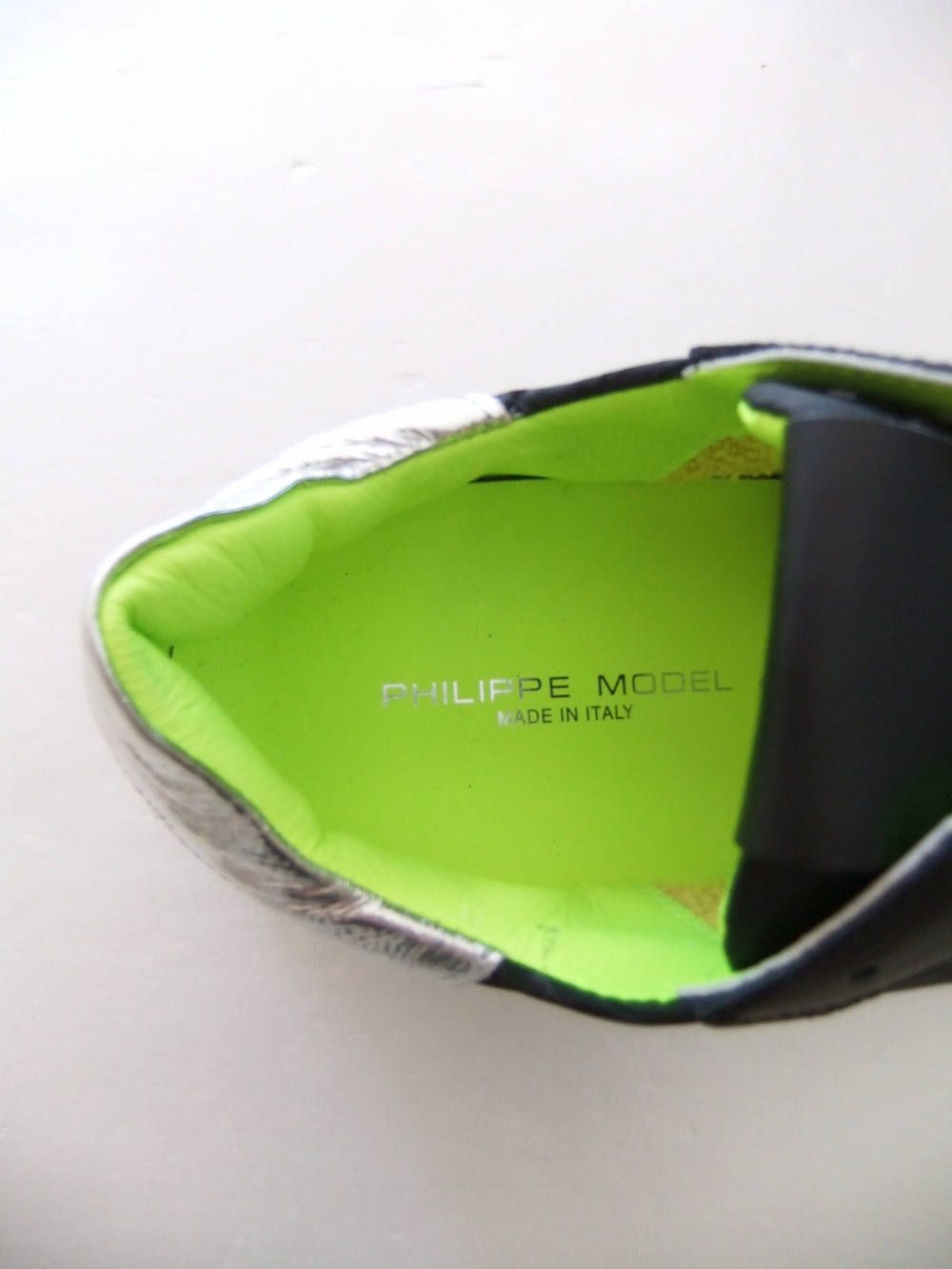 TRPX MONDIAL PEINT  LOW-CUT TZLU WF07 ローカットスニーカー (ブラック×シルバーメタリック)