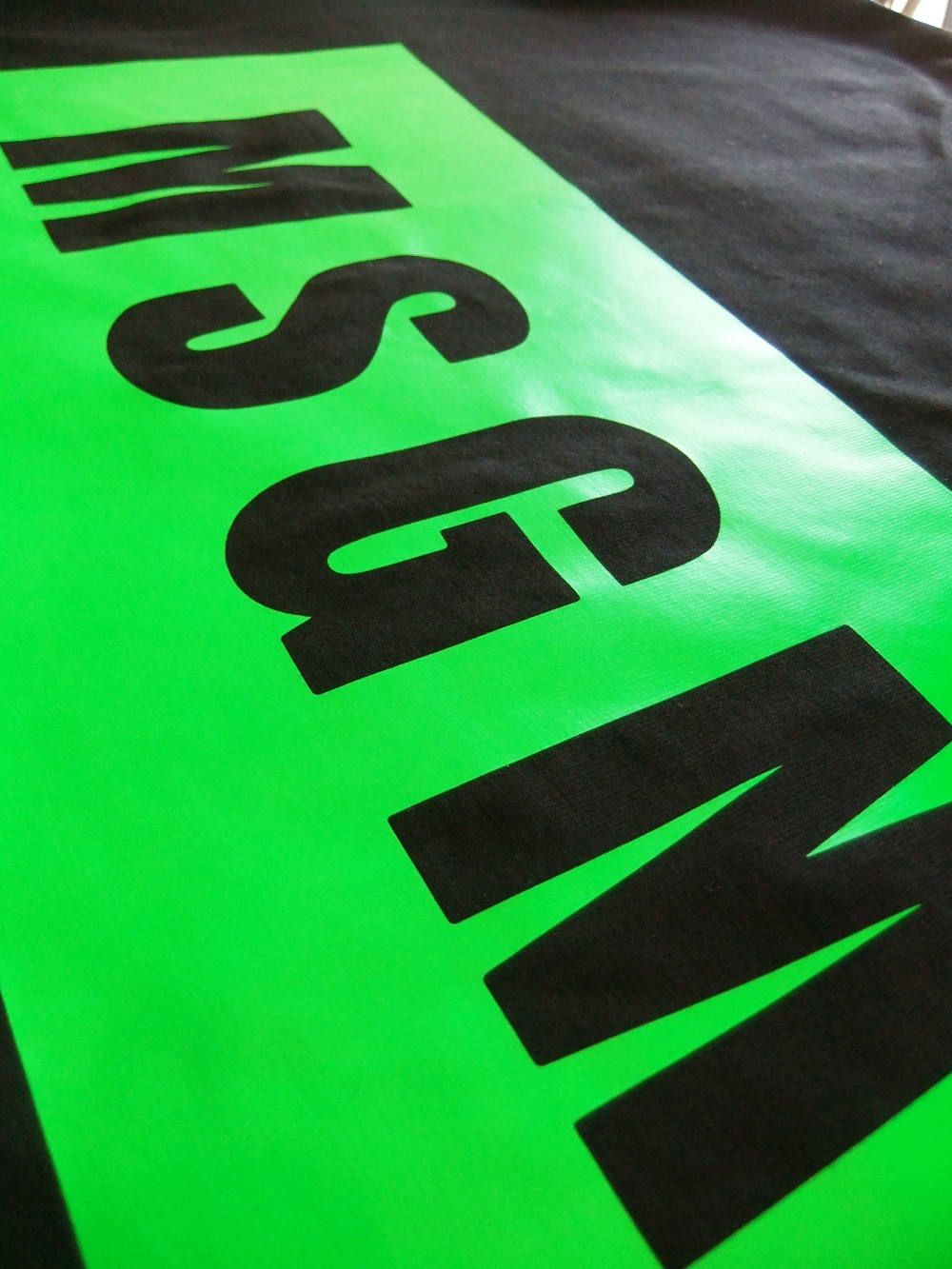 ネオン BOX ロゴ  T-SHIRT   2840MM67CF