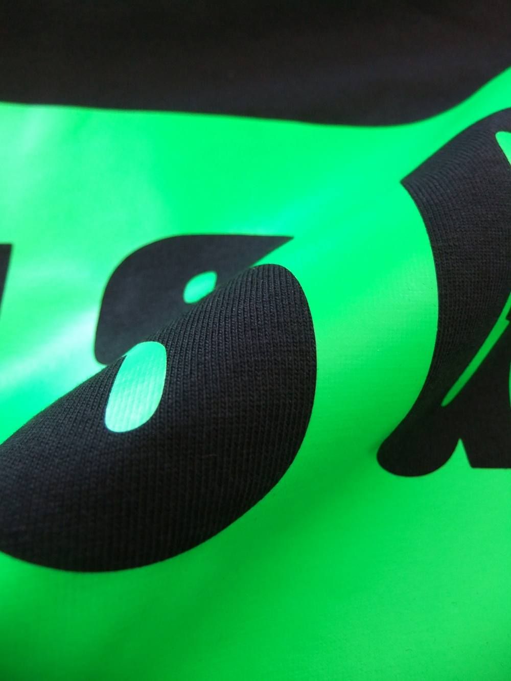ネオン BOX ロゴ  T-SHIRT   2840MM67CF
