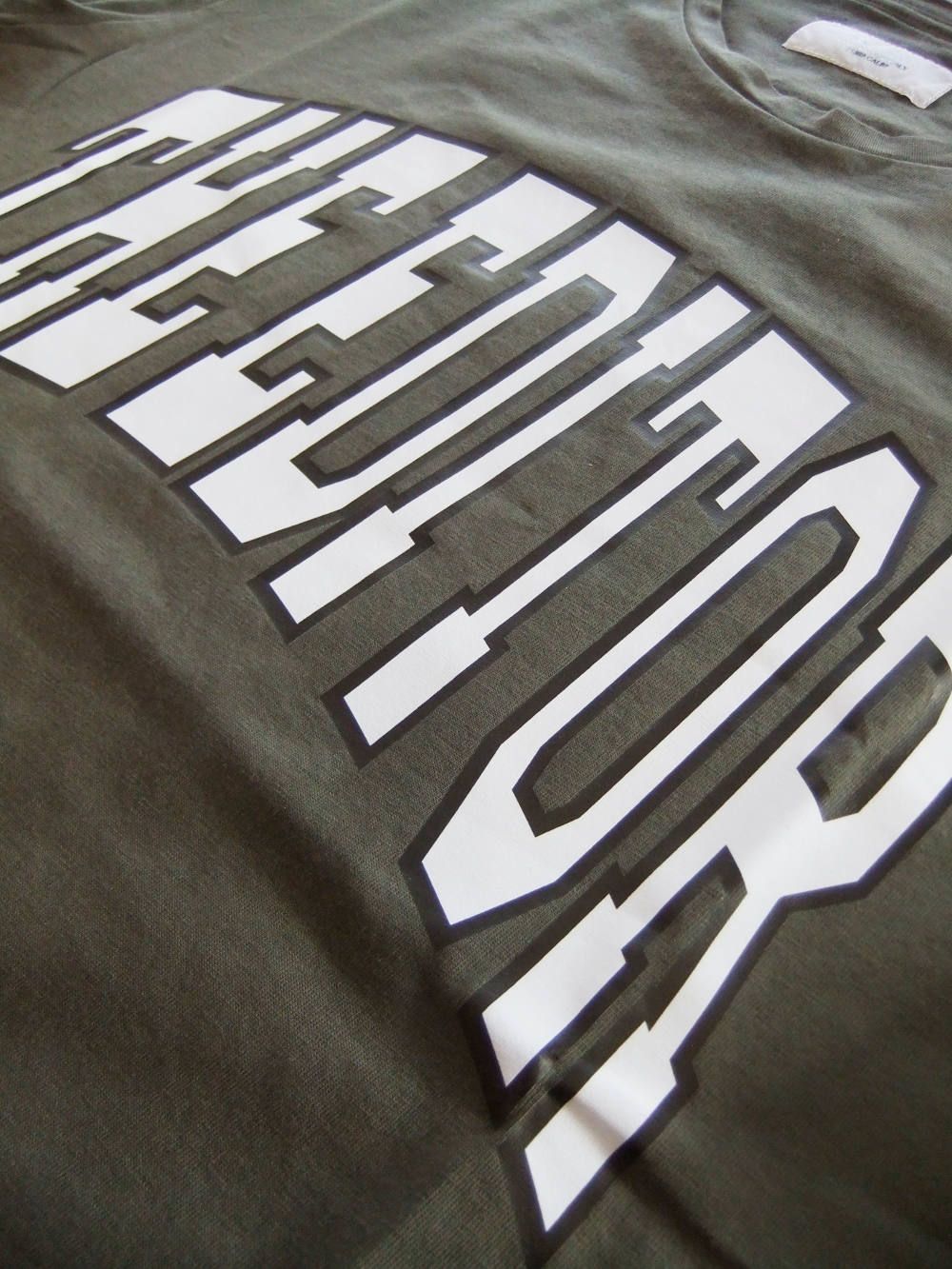 THE EDITOR  ロゴ Tシャツ ( カーキ )