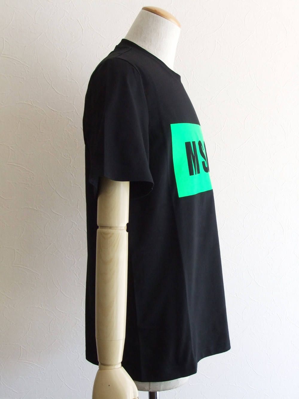 MSGM - ネオン BOX ロゴ T-SHIRT 2840MM67CF | 4.444glad