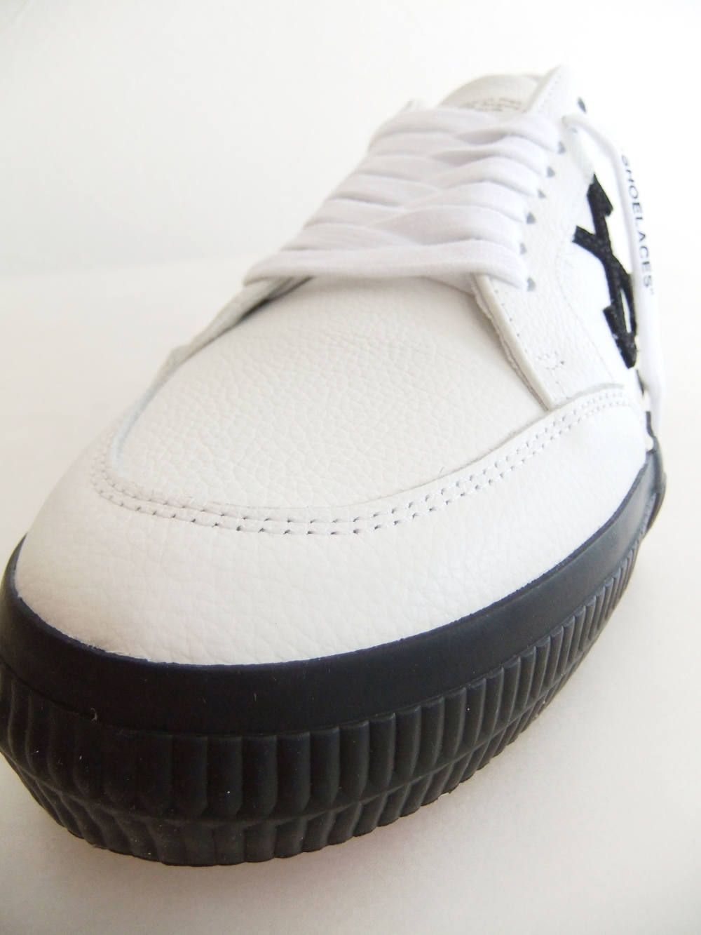 LOW VULCANIZED  ( ホワイト )レザースニーカー