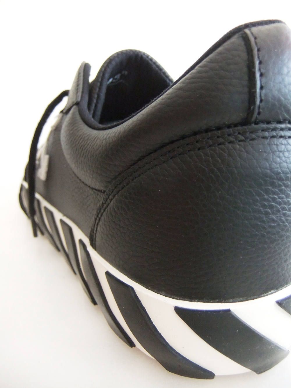 LOW VULCANIZED  ( ブラック )レザースニーカー