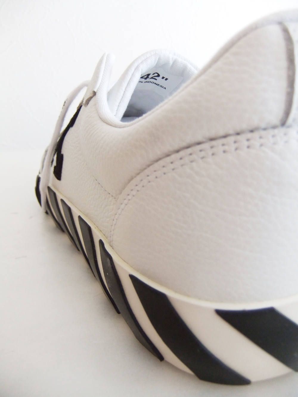 LOW VULCANIZED  ( ホワイト )レザースニーカー