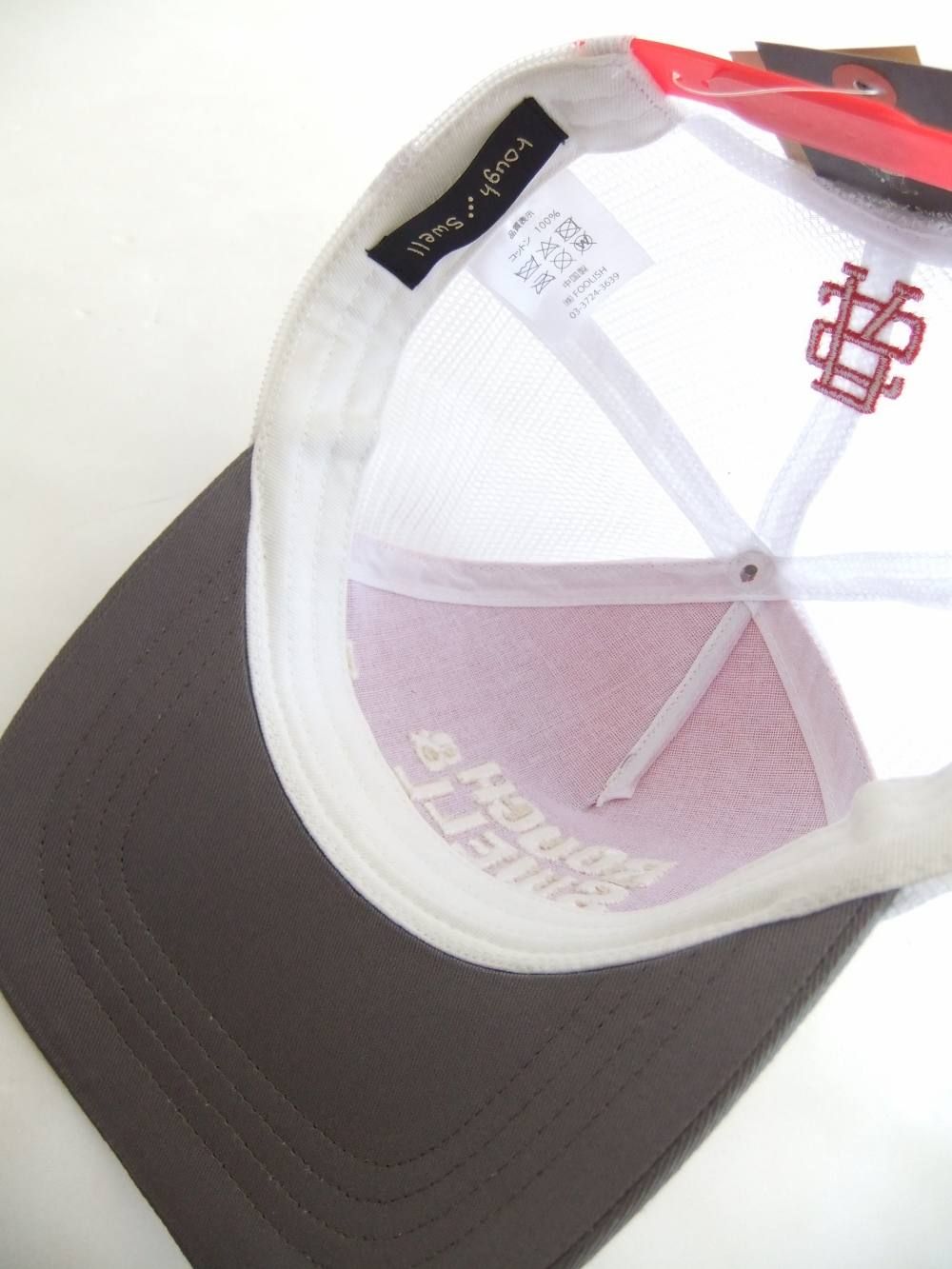 TRUCKER CAP ( レッド × グレー ) ロゴ入りキャップ