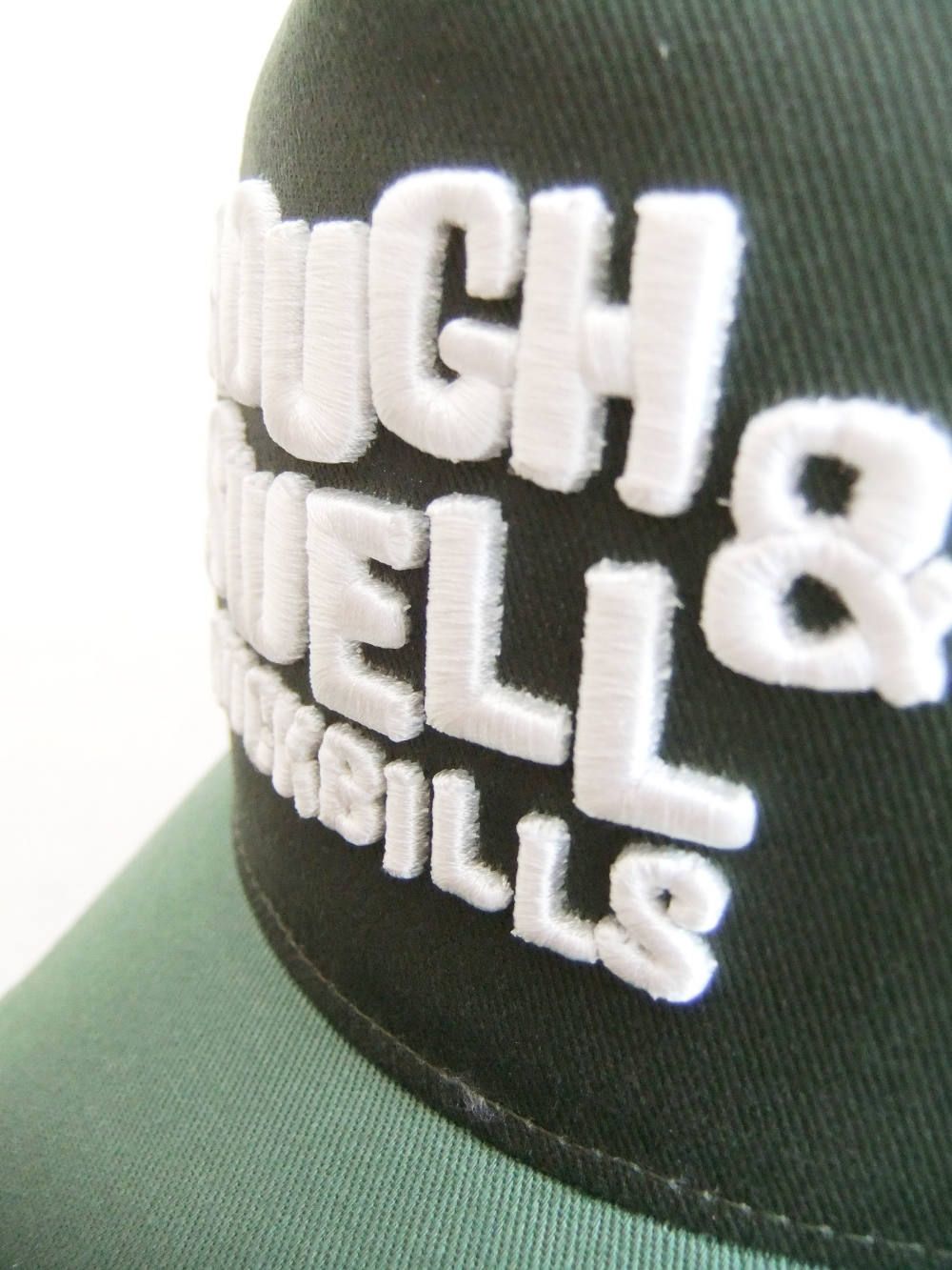 TRUCKER CAP ( オリーブ × モスグリーン ) ロゴ入りキャップ