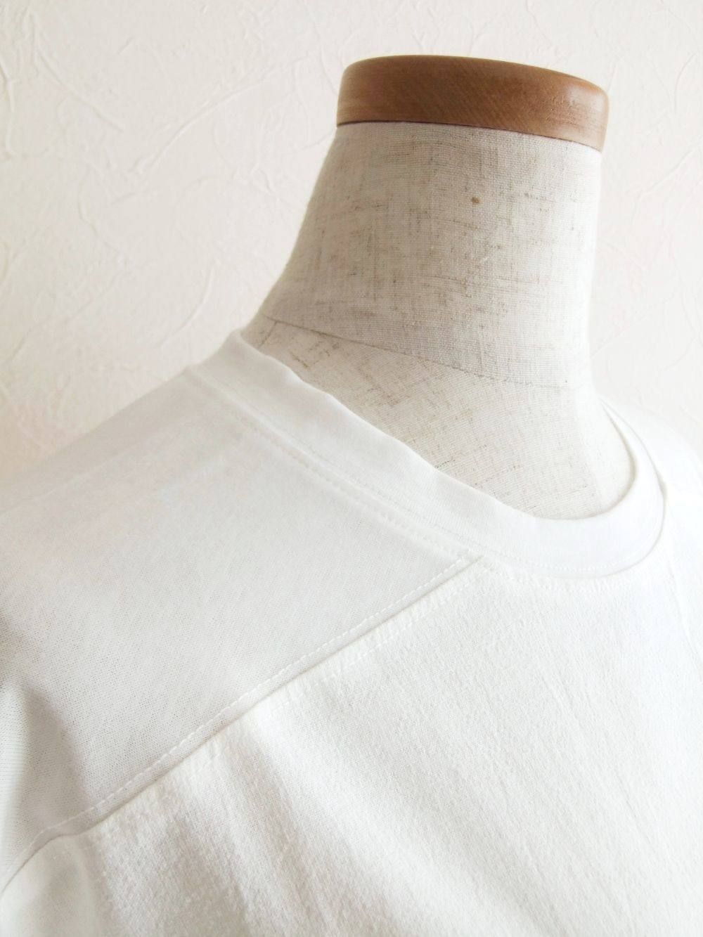 布帛切替え ロゴ入り Tシャツ  BB03-938  (オフホワイト)