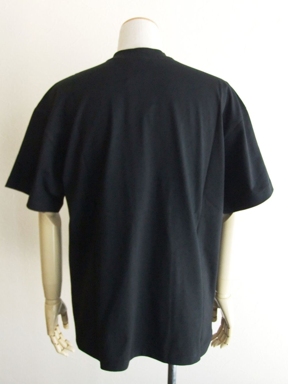 EMBROIDERY ミニ刺繍 ネオンロゴ  T-SHIRT  (ブラック)   3240MM169