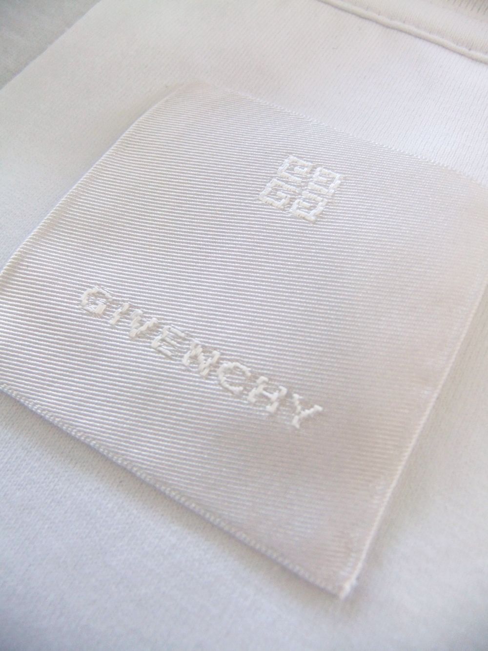 GIVENCHY (ホワイト) ロゴ Tシャツ