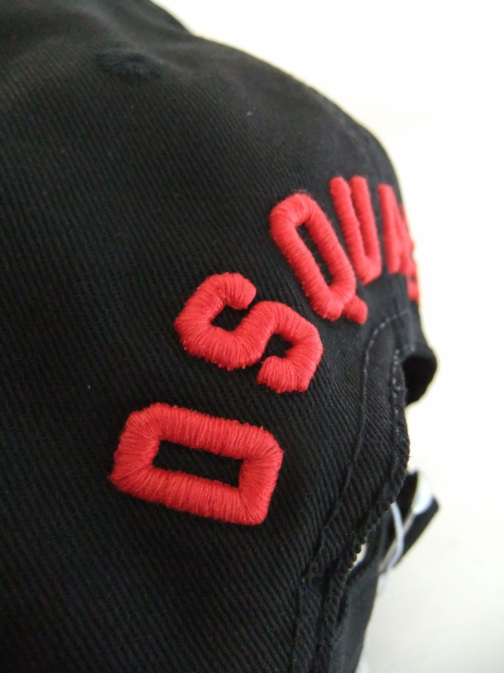 ICON BASEBALL CAP  ロゴ キャップ   S82BC4001 (ブラック×レッド)