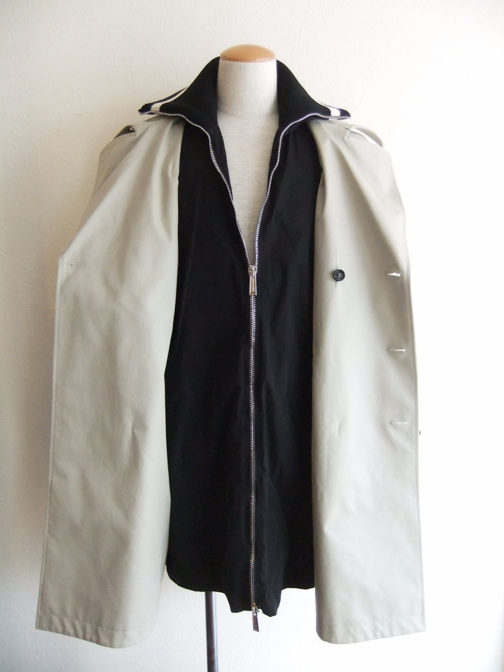 HYBRID STRETCH COTTON TRENCH COAT   ロゴ バックレタードコート    S74AH0096