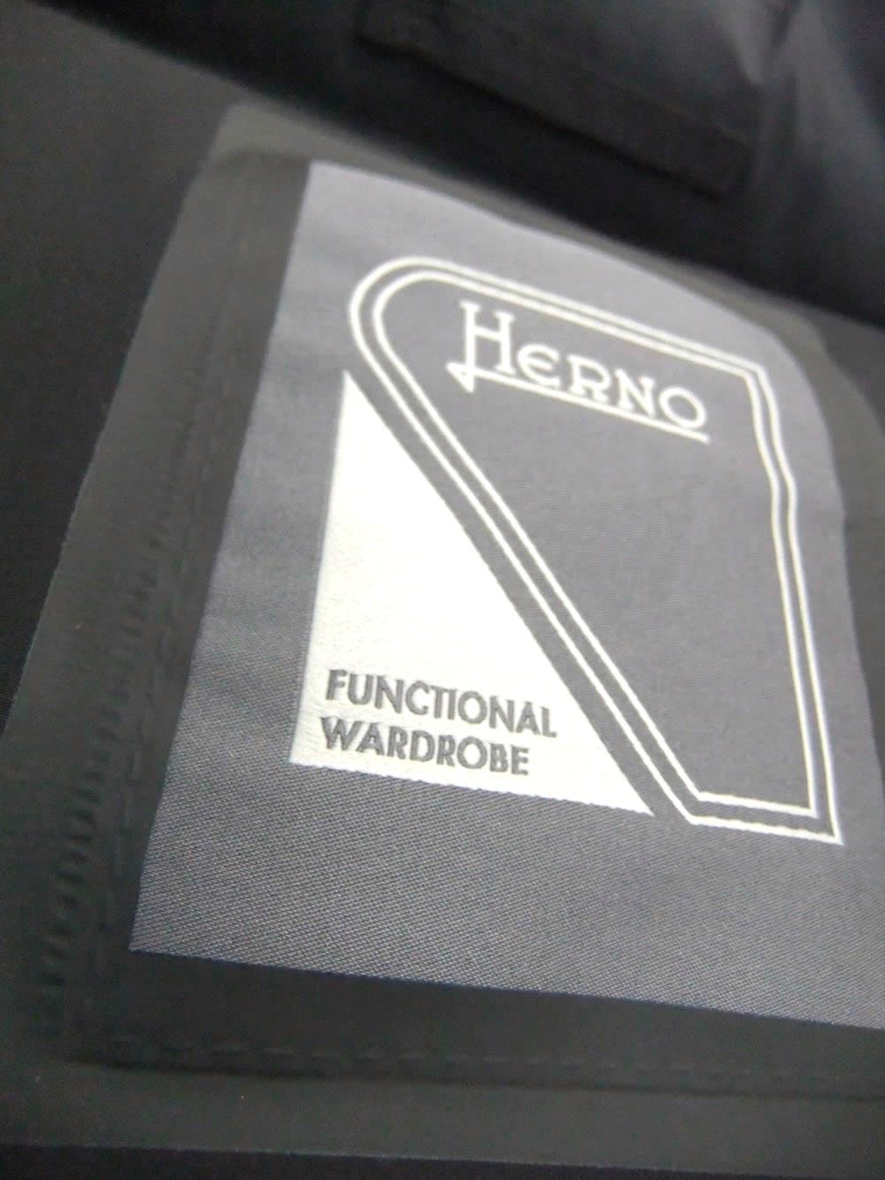 HERNO INPACT  4 WAY ストレッチ フーデッド ダウン ブルゾン