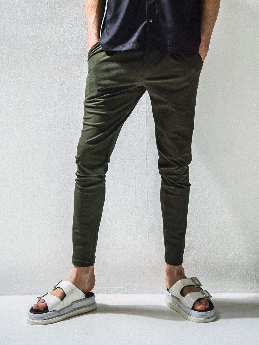 CHRIS EASY TUCK PANTS スラックス イージー タックパンツ (カーキ)