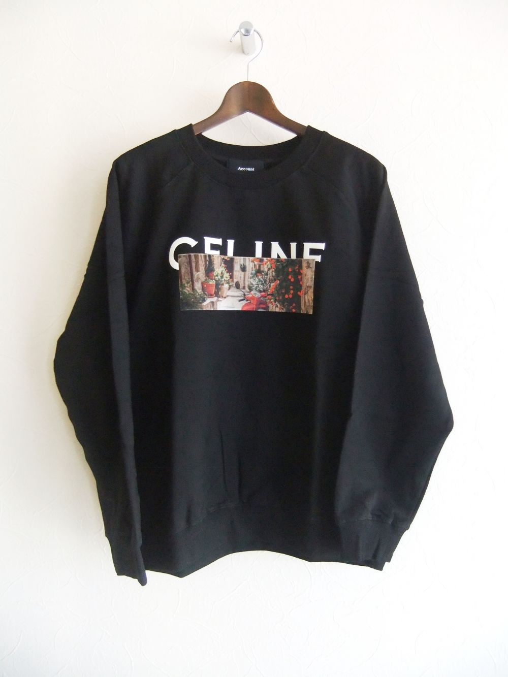 【MICALLE MICALLE Account】 HOMMAGE  CE SWEATSHRIT (ブラック)   ロゴ Tトレーナー  MAG106TDC
