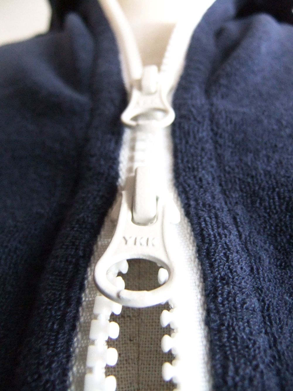 HUNTINGTON HOODIE  (ネイビー)  ロゴ入り  ZIP パーカー   RSM-24054
