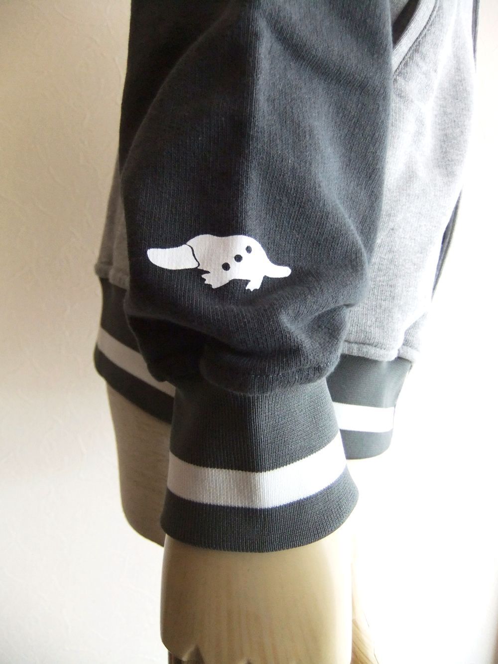 STADIUM HOODIE  ロゴ入りフーディ スタジアムジャンパー   RSM-24237