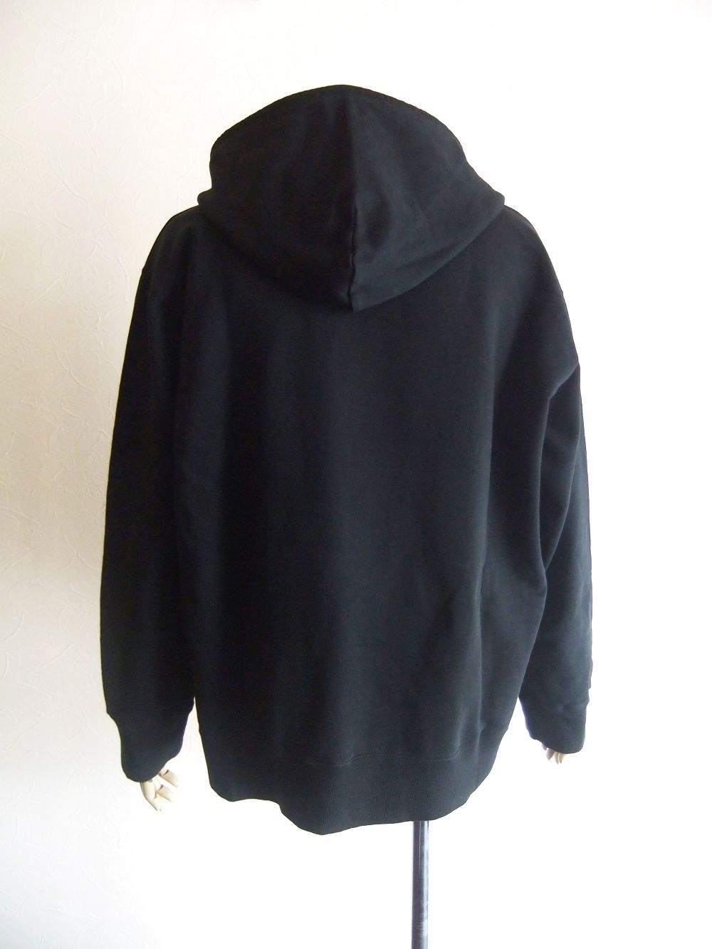 《MM➅》 Maison Margiela  (ブラック)  ナンバリングスウェットシャツ