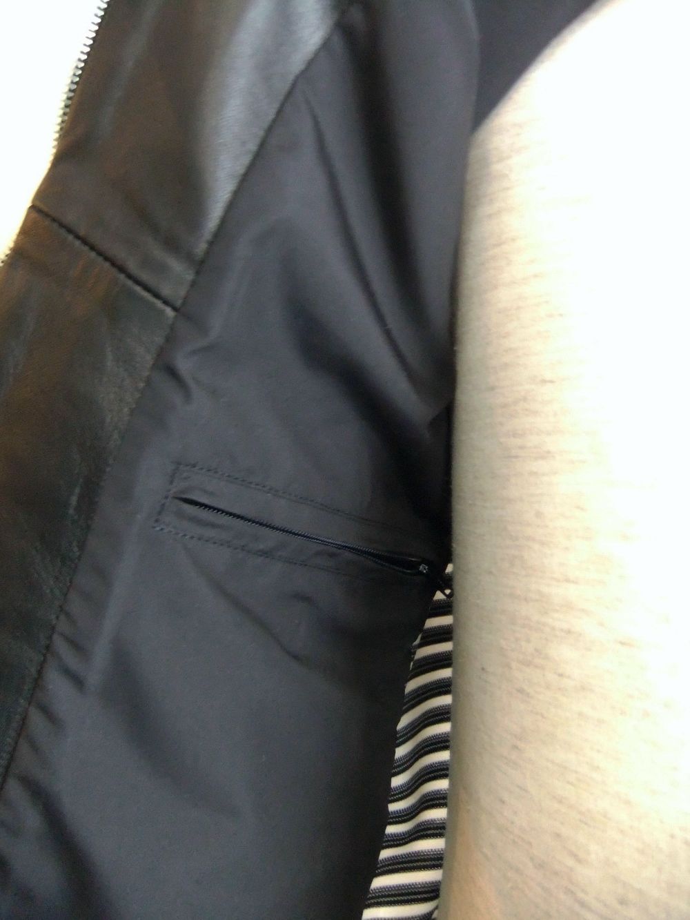PETER   メンズ ラムスキン ボーダー 切り替え ジップアップパーカー   N SILK × Neoprene