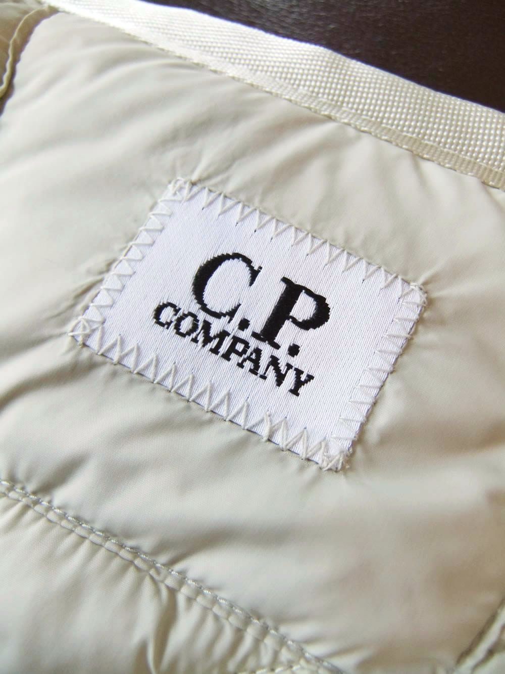 C.P. SHELL-R PADDED HOODED LENS JACKET   ジップアップ 2WAY ブルゾン