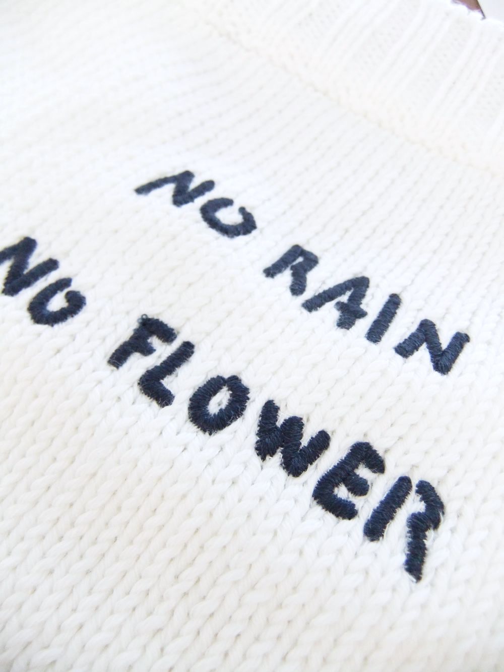 No Rain No Flower  クルーネック セーター (ホワイト)