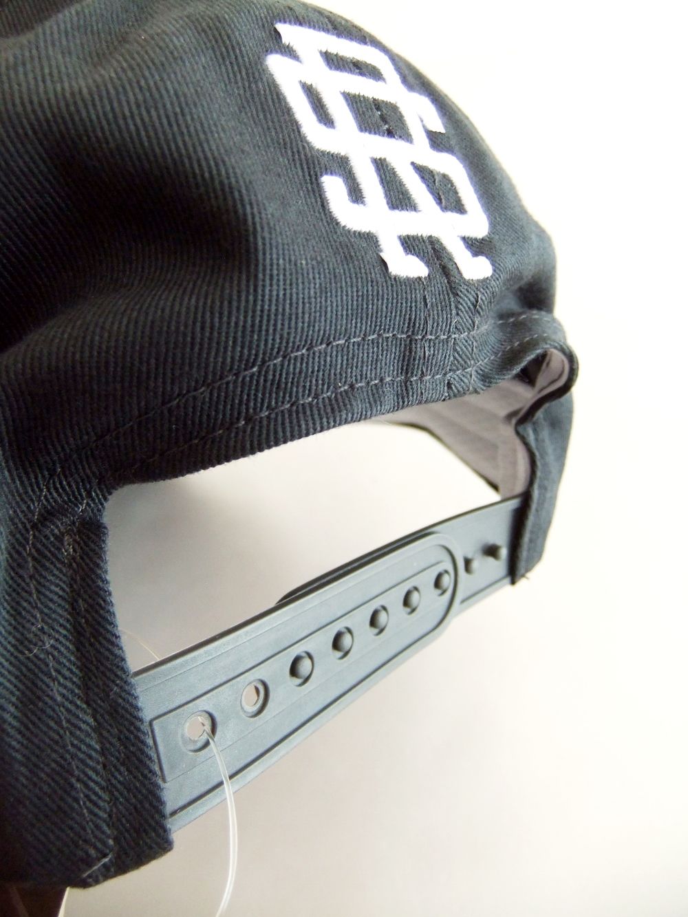 SIMPLE B.B. CAP  ( チャコール )  ロゴ入りキャップ