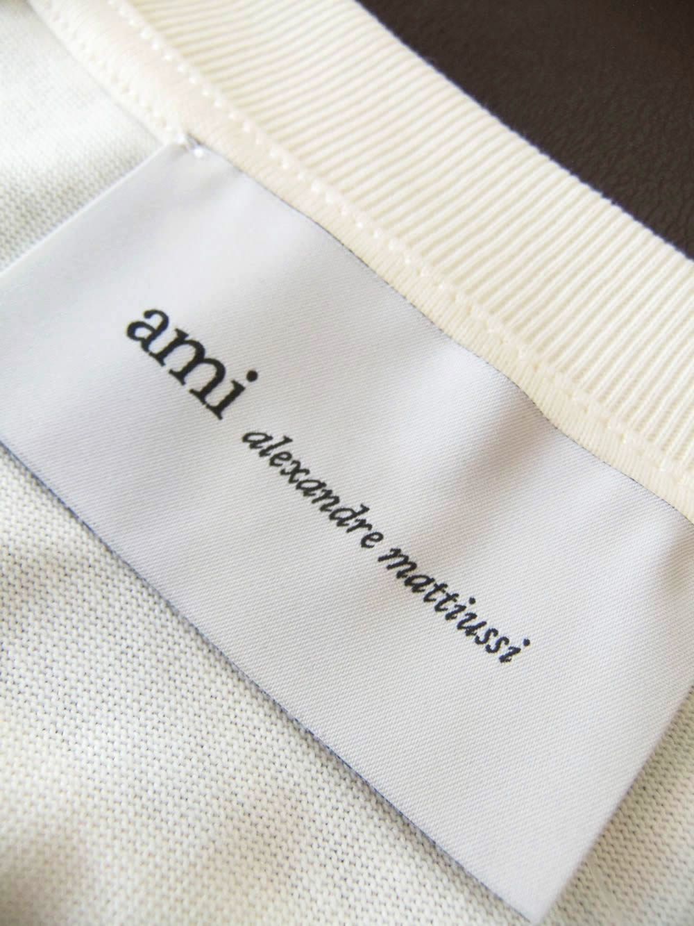 【ユニセックス】AMI DE COEUR Tシャツ (アイボリー)  ロゴ半袖 Tシャツ