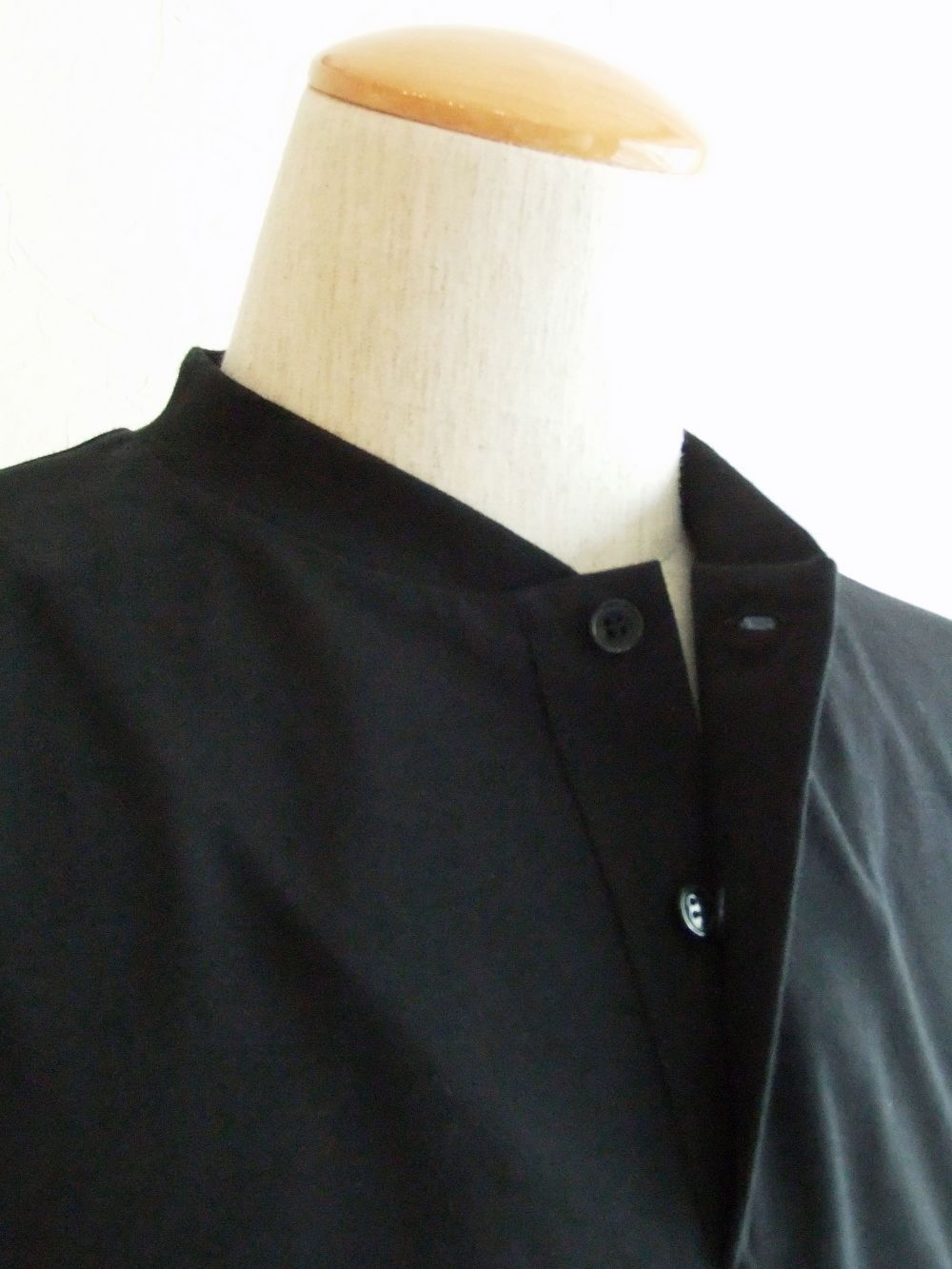 GRILLO LUNGO    (ブラック)  ヘンリーネック長袖Tシャツ
