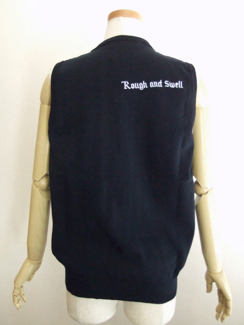 【LADIES】 FAIRWAY FEVER VEST W.   ロゴ入り ニットベスト (ネイビー) RSL-22037