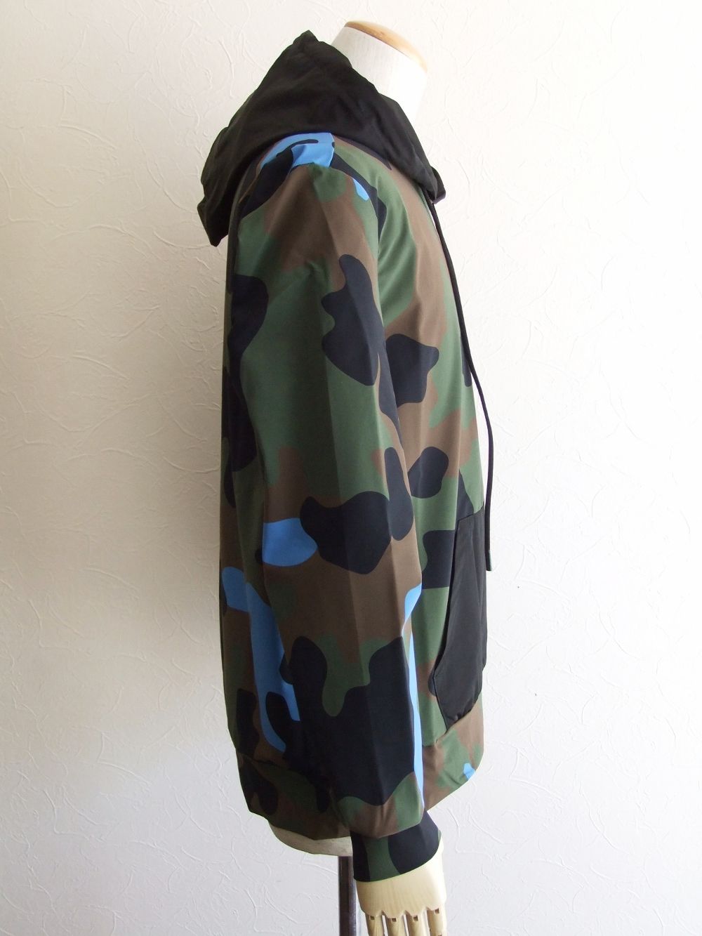 ERSA CAMO    カモ柄ストレッチ フーディー 【Safari 掲載】