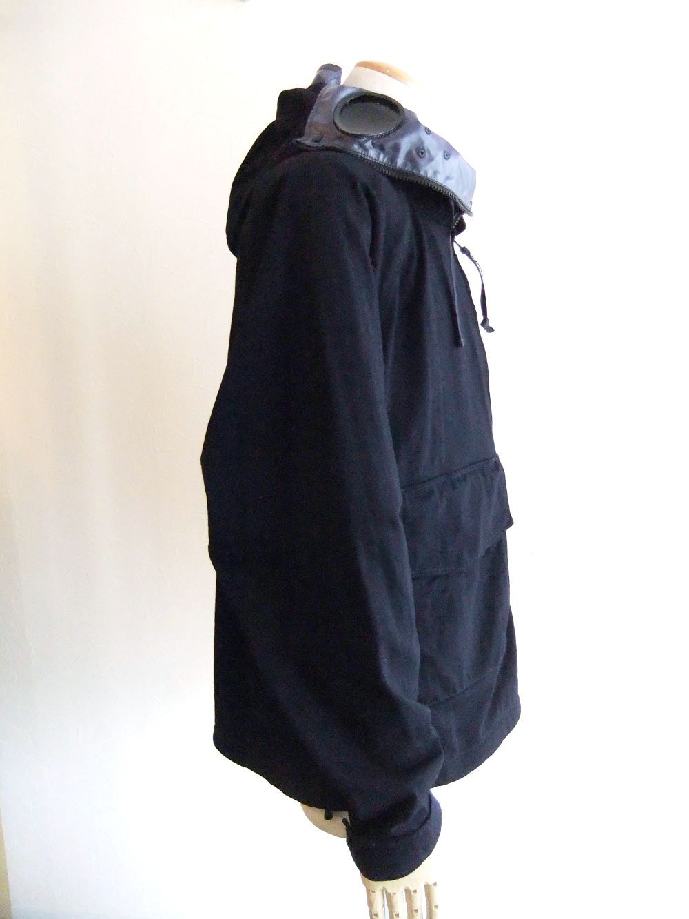 KNITTED NYLON JERSEY EXPLORER JACKET   (ダークネイビー)  ジップアップ フード付き ジャケット