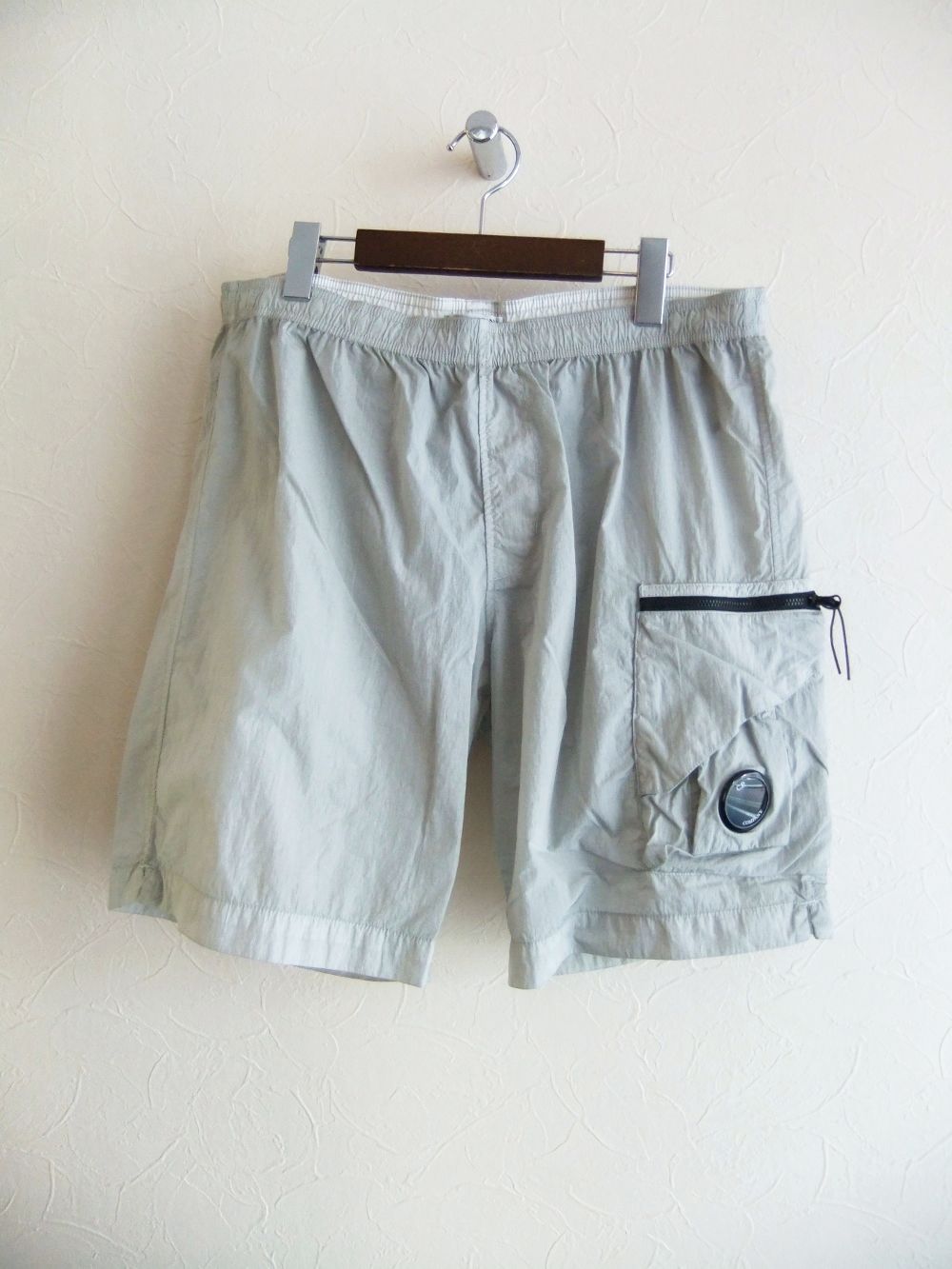 C.P. COMPANY - ECO-CHROME R UTILITY SWIM SHORTS （ライトグレー