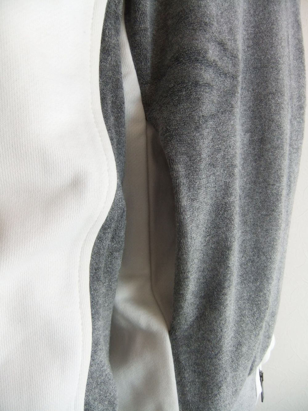 MOSI FLEECE   ZIP UP (GRAY / WHITE)  ベロアパイル 切替え ブルゾン
