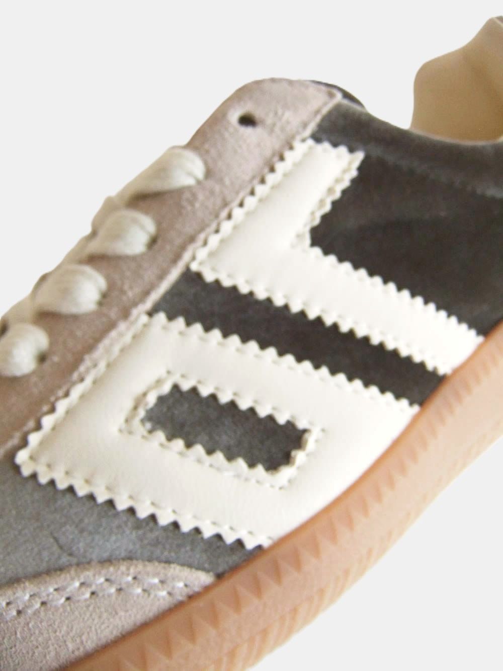 【BACK 70】 CLOUD VELVET TAUPE BUTTER 70   （トープ グレー） クラウド ベルベット スニーカー