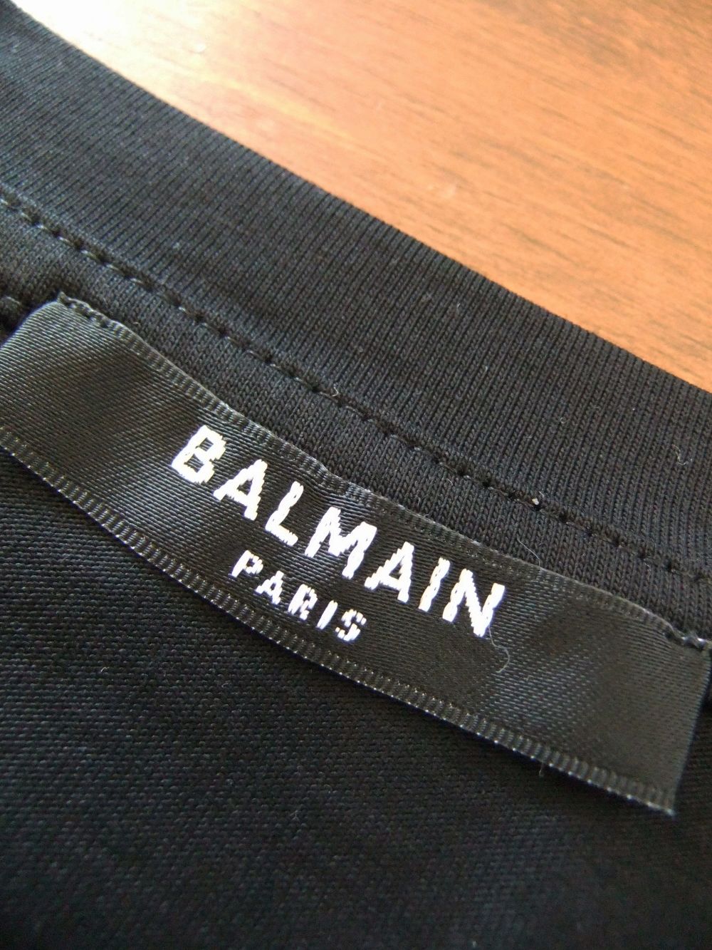 秋冬新作●新品/正規品● BALMAIN Paris メタリック ロゴ Tシャツ Tシャツ/カットソー