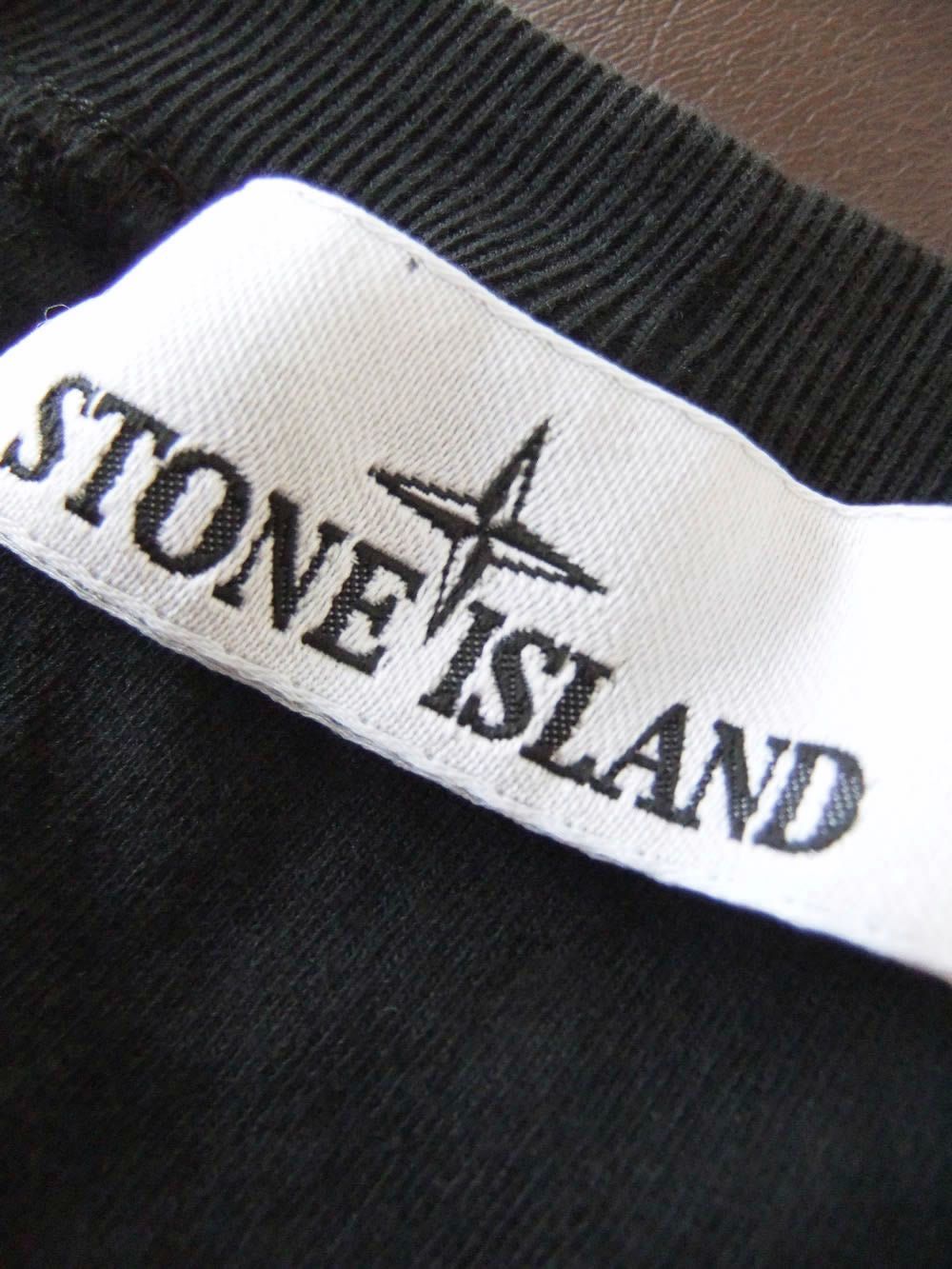 ロゴ クルーネック スリムフィット  Tシャツ