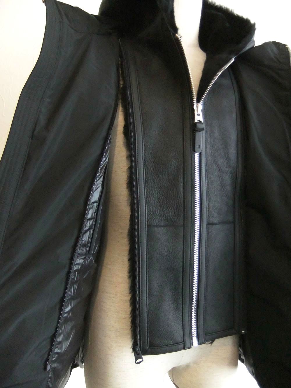 RILEY  (ブラック)   フーデッドダウンジャケット