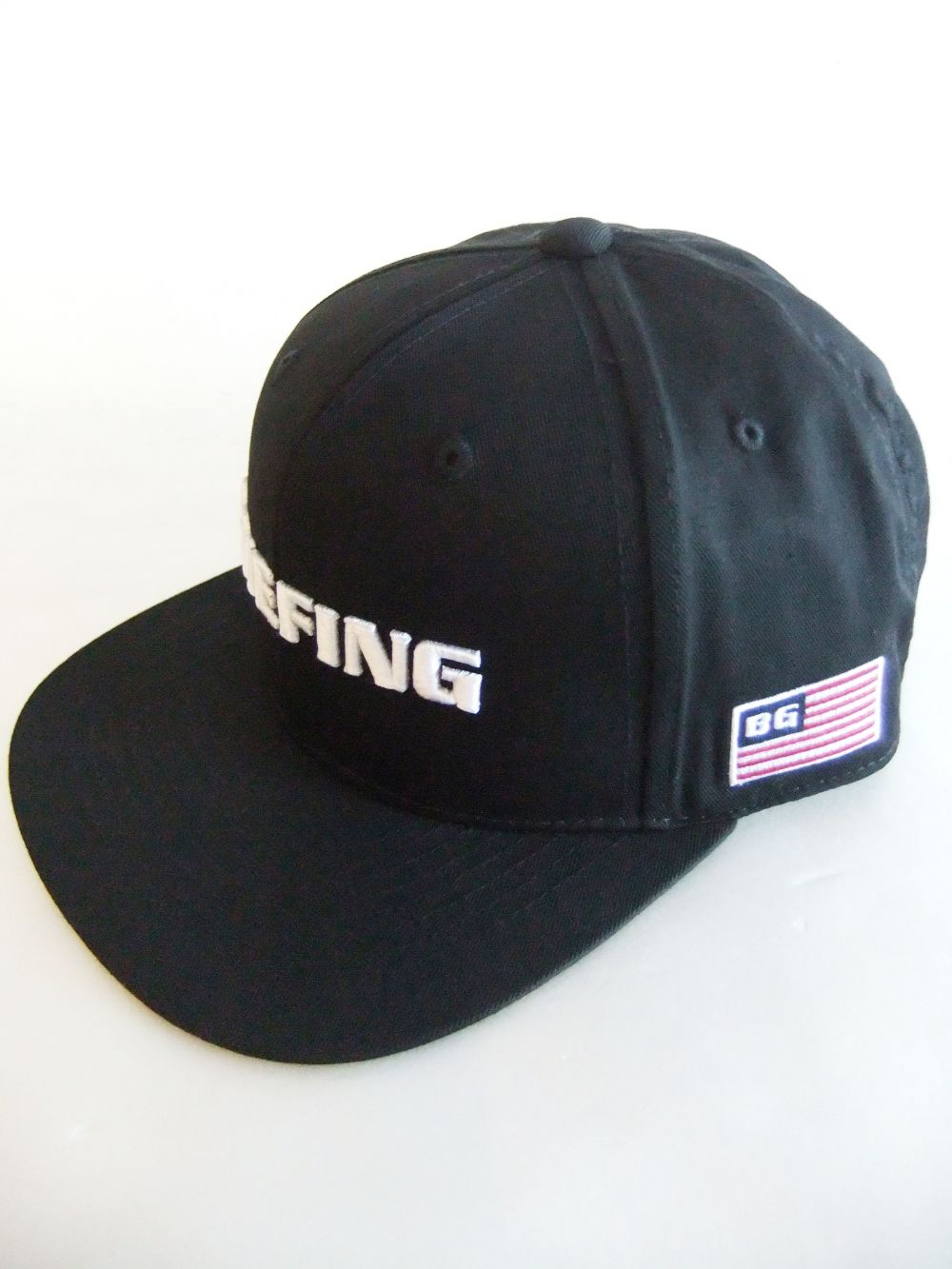 MENS BASIC FLAT VISOR CAP （ブラック） ロゴ フラットキャップ