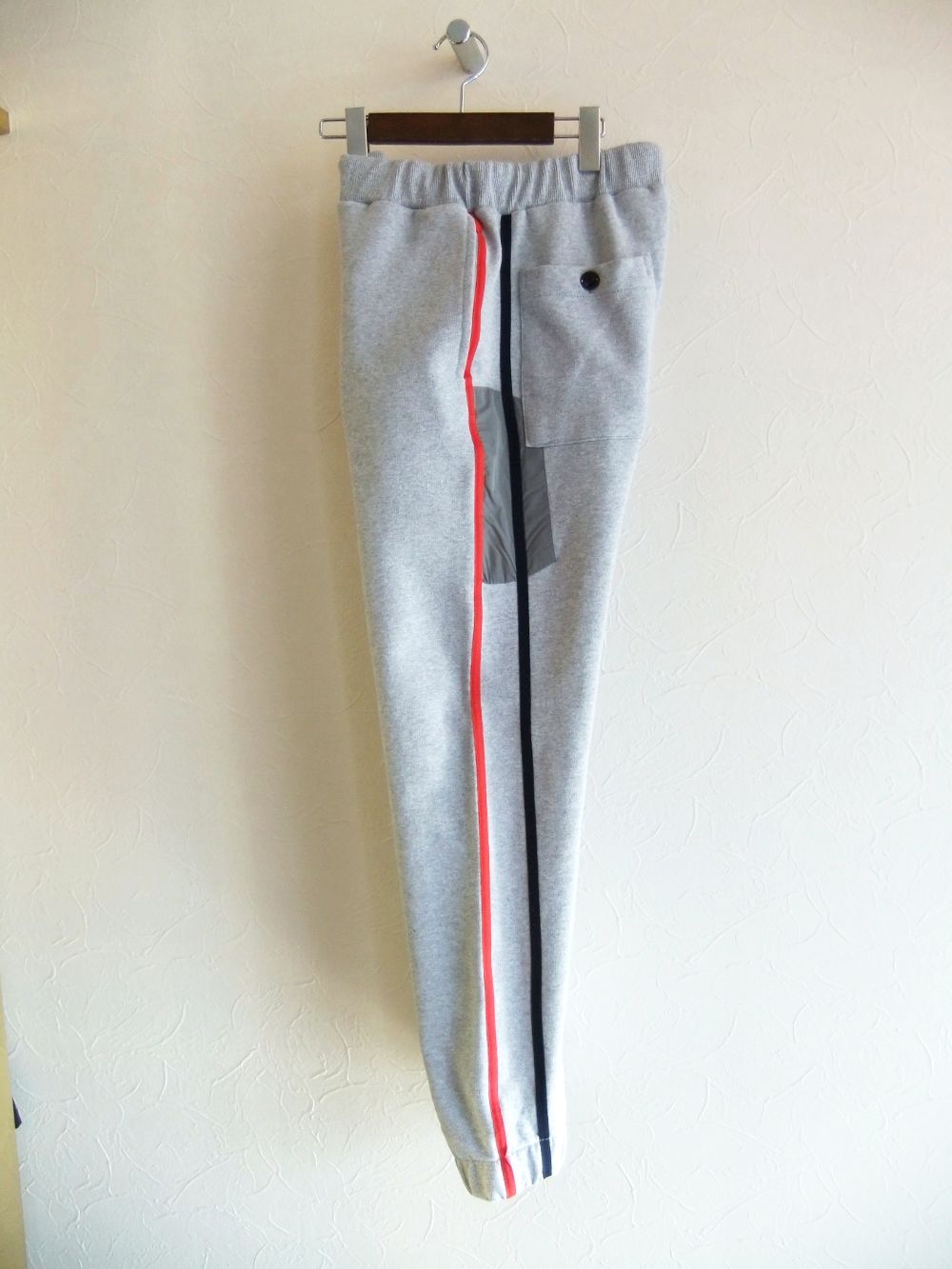 TOMI   トリコロール スウェットパンツ